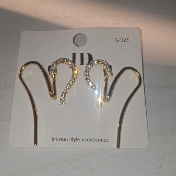 Korean style earrings - Picture 1 of 3